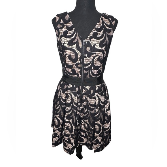 Sea New York Full Lace Front Zip Sleeveless Dress Size 8 Open Back Mini Dress Sea New York Full Lace Front Zip Sleeveless Dress Size 8 Open Back Mini Dress
